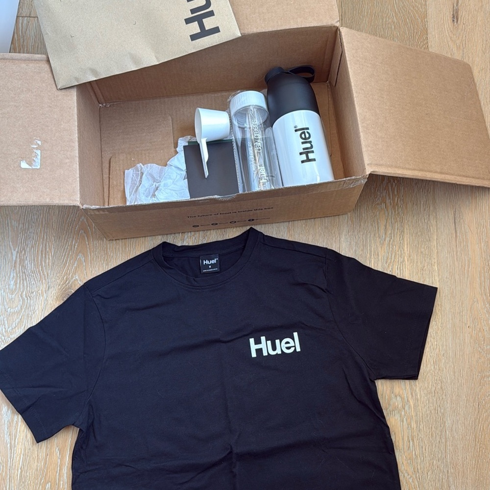 NEW Huel t shirt tee black unisex S shaker water bottle mixer cup lk AG1 greens